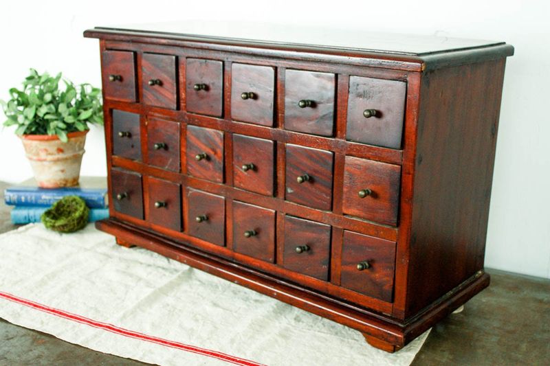 9 Antiques In Olympia Homes That Could Sell Big And 4 That Have Lost Their Luster - Decor Hint Antique Apothecary Cabinets