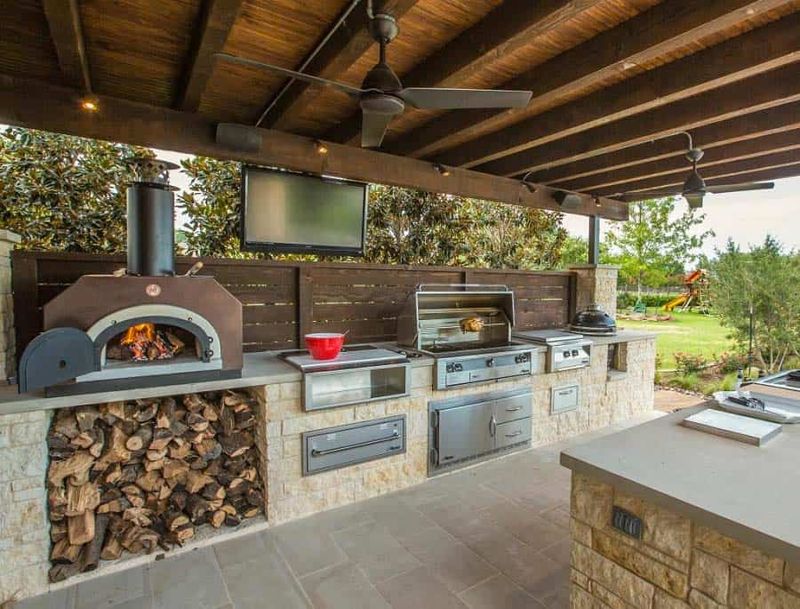 7 Most Popular Outdoor Living Styles In Austin, Texas - Decor Hint Farmhouse-Inspired Outdoor Kitchens