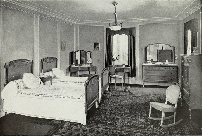 22 Photos That Show What American Homes Truly Looked Like 100 Years Ago - Decor Hint Multi-Generation Bedrooms