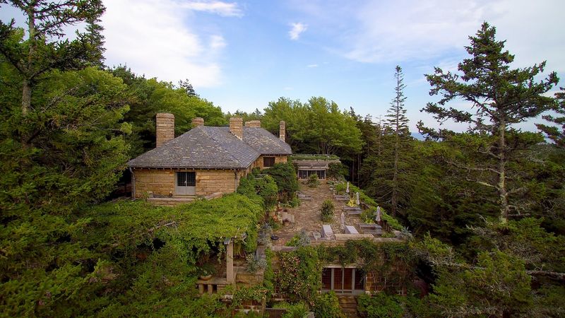 25 Secluded Mansions In Maine With Unforgettable Settings - Decor Hint Skylands (Martha Stewart Estate), Mount Desert Island