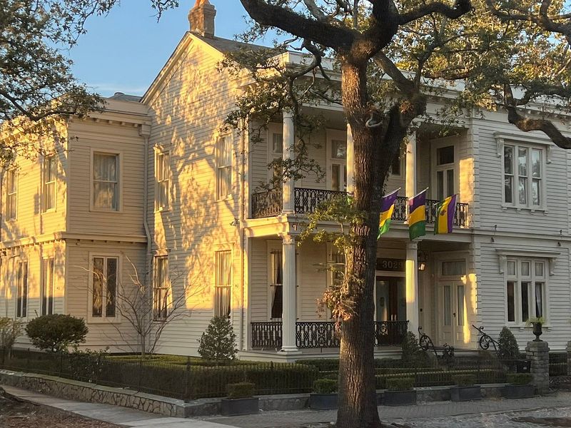 21 Secluded Mansions In Mississippi Featuring Centuries Of Craftsmanship - Decor Hint Elms Court — Natchez, MS