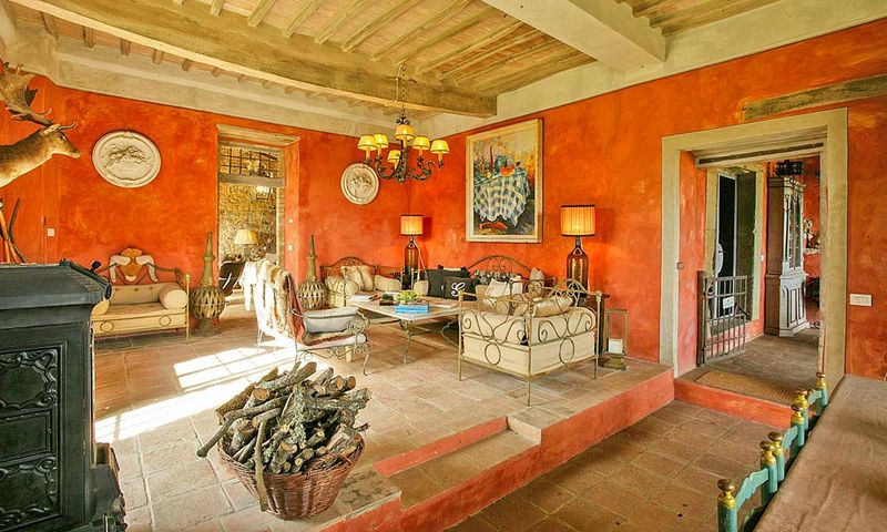 That One 2000s Decor Trend We’re Glad To Leave Behind - Decor Hint Clutter-Heavy Decor Creates Visual Noise
