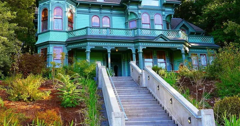 Shelton McMurphey Johnson House In Eugene Showcases Victorian Charm Inside And Out - Decor Hint Design Influences And Architectural Style