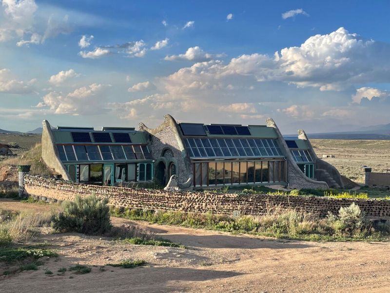 13 Distinctive Homes Built With Nature In Focus - Decor Hint Earthship Biotecture in New Mexico