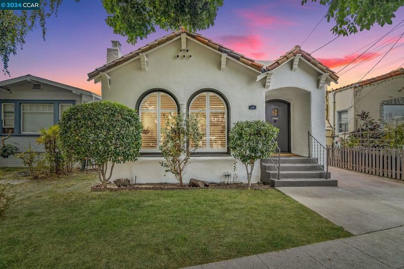 6 San Leandro Home Styles That May Hurt Your Resale Value By 2026 And 5 Buyers Will Be Looking For - Decor Hint Mid-2000s Builder-Grade Homes With Little Character