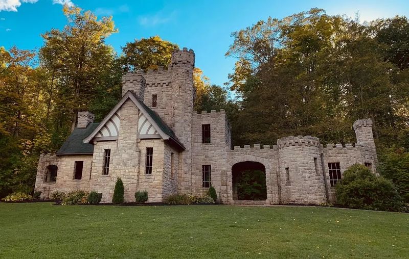 17 Industrial-Era Mansions In Ohio That Became Ghostly Reminders - Decor Hint Squire’s Castle (Willoughby Hills)