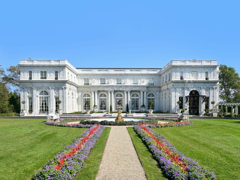 Inside 25 Luxurious Homes Of The Richest Gilded Age Families In USA - Decor Hint Rosecliff: Silver Heiress's Entertainment Palace