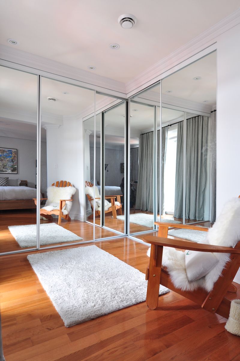 12 Vintage California Home Décor Pieces That Aren't Worth a Dime (And 5 That Still Shine) - Decor Hint Mirrored Closet Doors