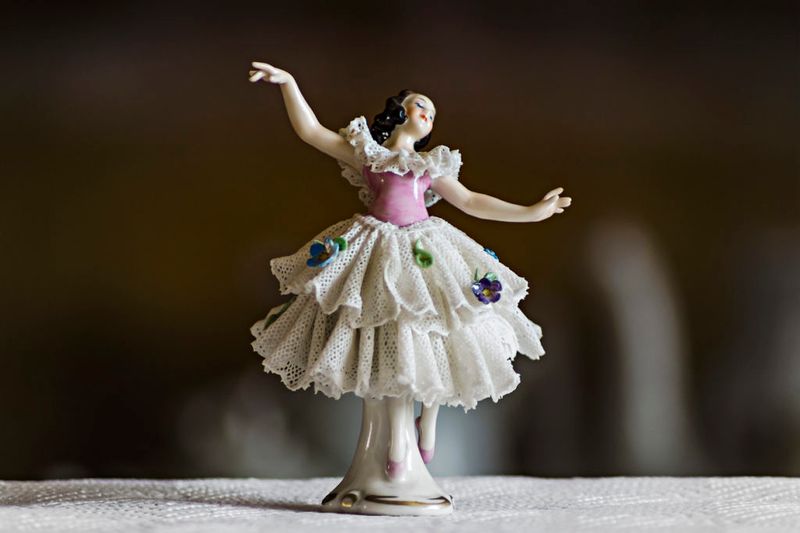 10 Types Of Antiques That Lose Value Over Time And 6 That Are Now Totally Worthless - Decor Hint Delicate porcelain figurines with fading paint