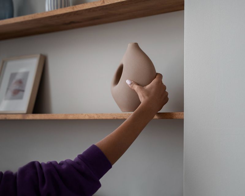 10 Trends That Don't Actually Look Good In Real Life, According To Interior Designers Plus 7 Extra Ones To Always Skip - Decor Hint Floating Shelves Without Support