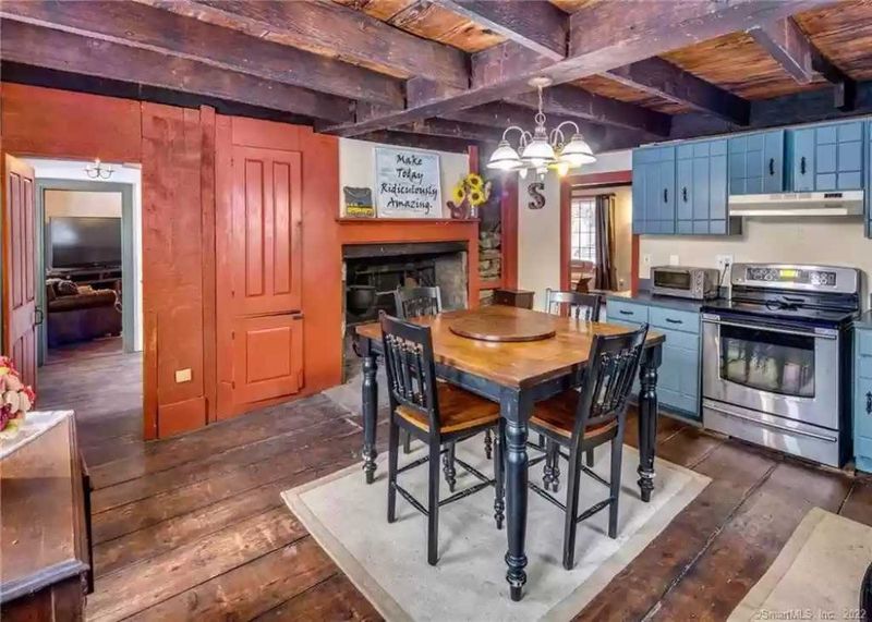 15 Photos Of A Lovely 1756 Miles Messenger House In Connecticut - Decor Hint Formal Dining Room