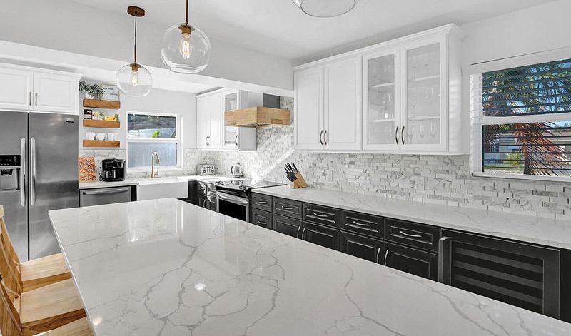 7 Outdated Kitchen Trends Losing Steam In New York Homes (Plus 8 That Endure) - Decor Hint Quartz Or Engineered Stone Counters
