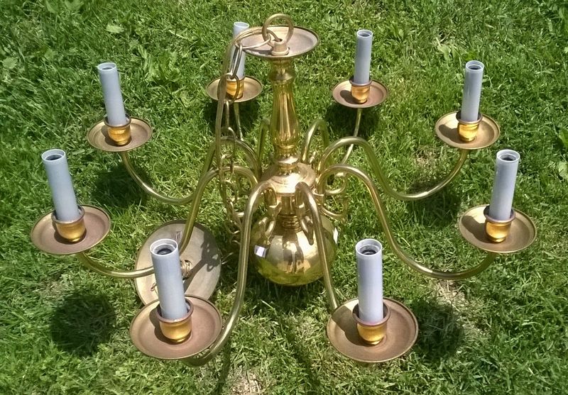 5 Thrifted Home Items To Avoid, And 10 That Are Suddenly Cool Again - Decor Hint AVOID: Dated Light Fixtures