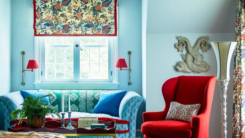 17 Colors To Never Pair With Blue, According To Interior Designers - Decor Hint Burgundy
