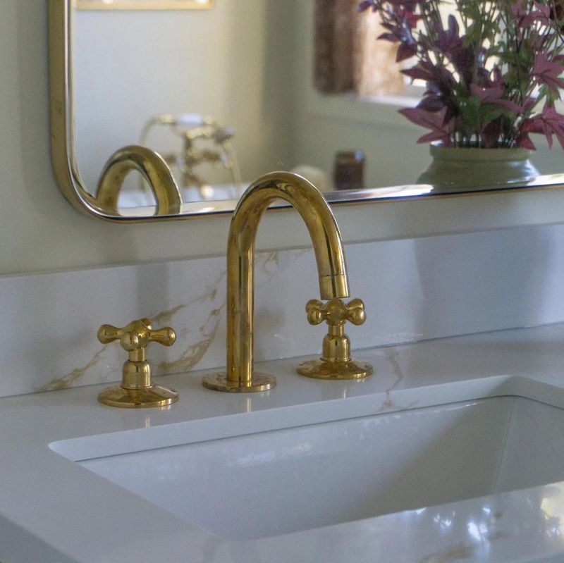 Yellow-gold brass fixtures