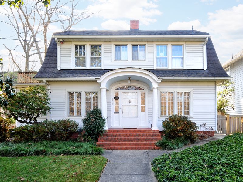 Time's Almost Up For These 13 Washington, D.C. Home Styles, Will They Disappear By 2030? - Decor Hint Dutch Colonial: Gambrel Roofs Becoming Rare