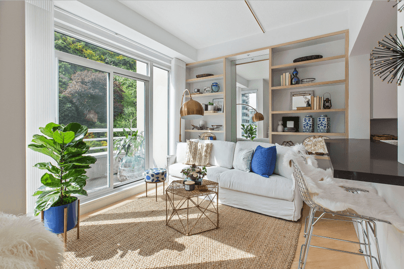 6 Decor Choices In Yuma Homes Making A Comeback And 4 That Never Left Style - Decor Hint Statement Houseplants