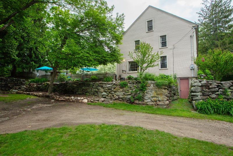 15 Photos Of A Lovely 1756 Miles Messenger House In Connecticut - Decor Hint Authentic Stone Walls