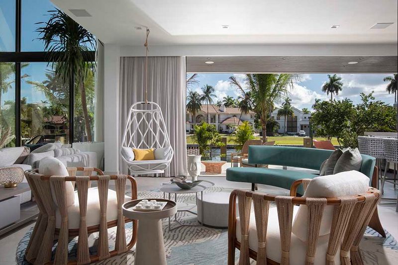 Florida Flair: 16 Bright And Breezy Touches That Define Sunshine State Homes - Decor Hint Indoor-Outdoor Living Spaces