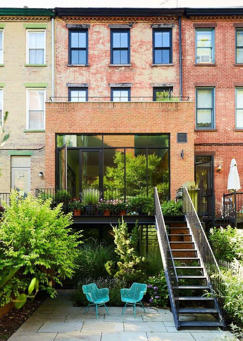 Glass Barriers Instead Of Walls