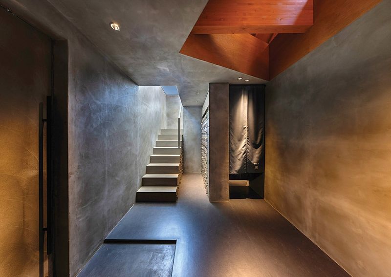 The Entryway: Understated Welcome