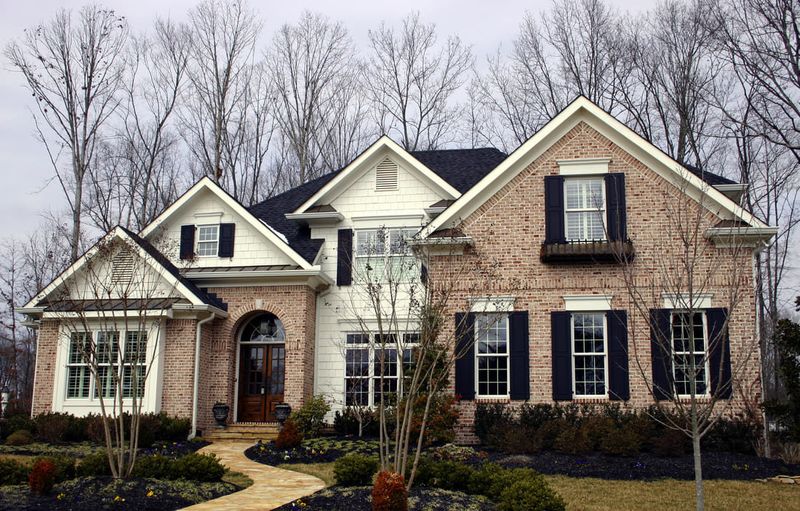 9 Home Styles First-Time Buyers Are Loving In Knoxville + 4 Property Types To Rethink Before You Buy - Decor Hint New Traditional