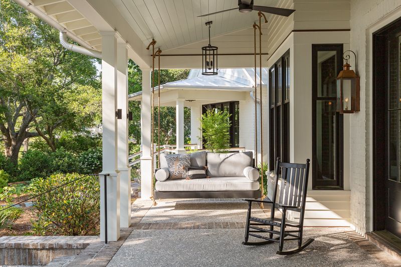 These Vintage Pieces In Atlanta Homes Show Just How Long Pennsylvania Style Lasts - Decor Hint Quaker-Inspired Rocking Chairs