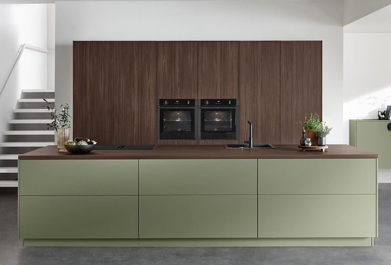 20 Color-Drenched Kitchens That Prove This Paint Trend Is Totally Timeless When Used Right - Decor Hint Olive Green Mediterranean Influence
