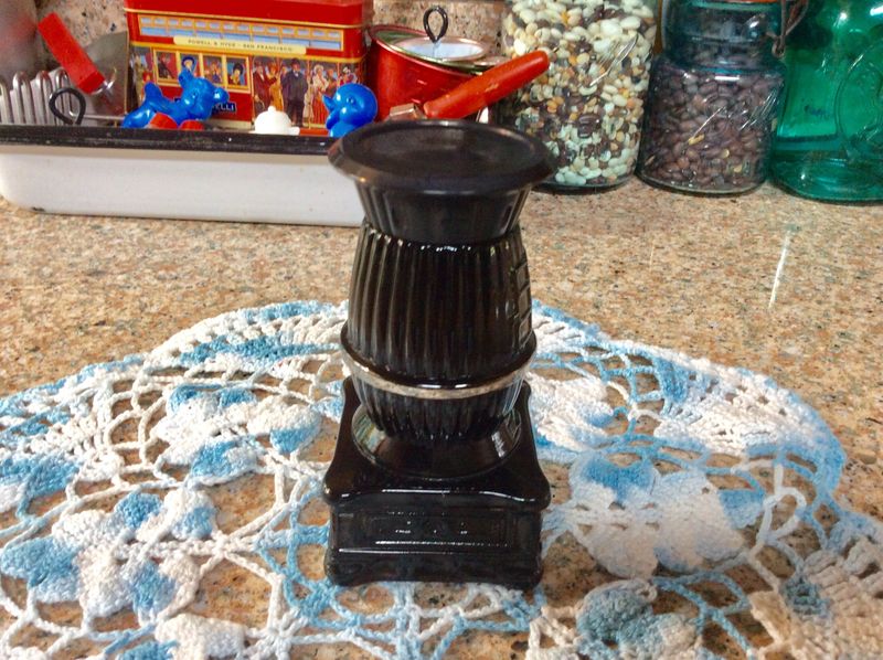 Watch Out For 9 Collectibles Oregon Experts Say Are Fading And 5 Now Worth Zero - Decor Hint Vintage Avon Bottles