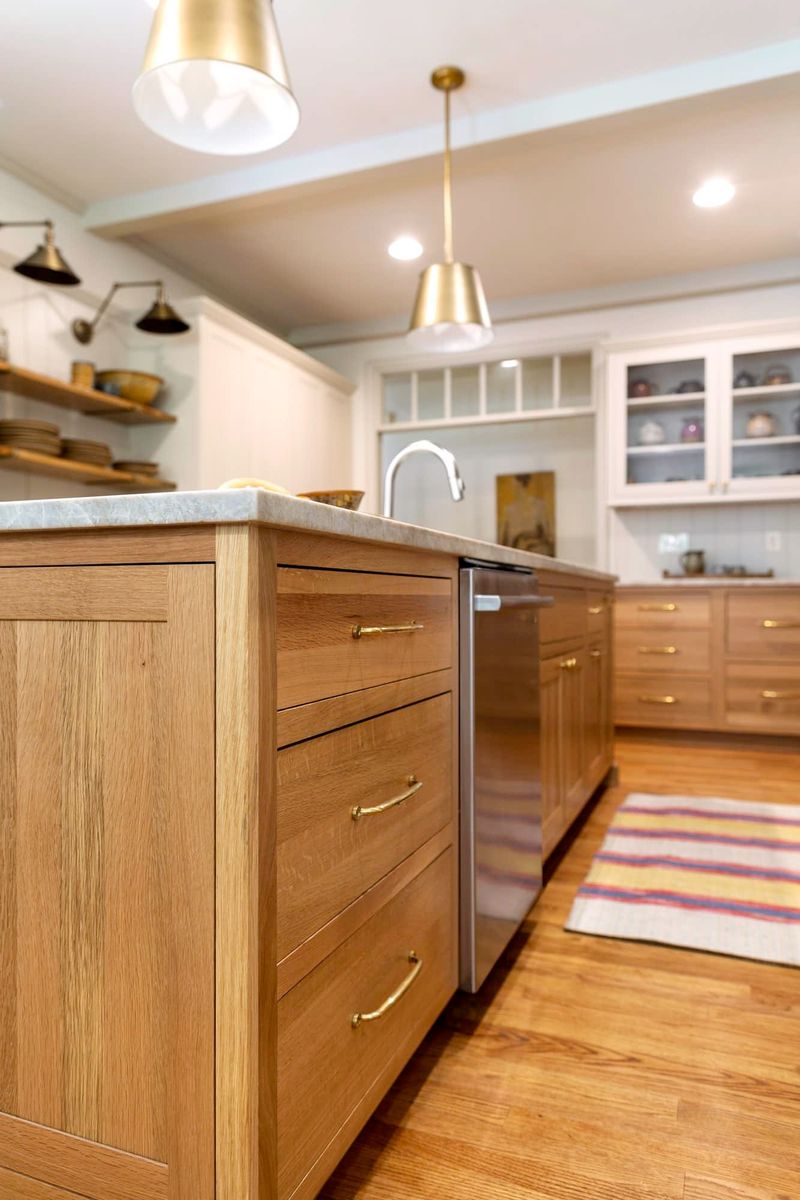 Avoid These 13 Kitchen Mistakes In Dayton Plus 10 Designer-Approved Upgrades - Decor Hint Cheap Cabinet Hardware