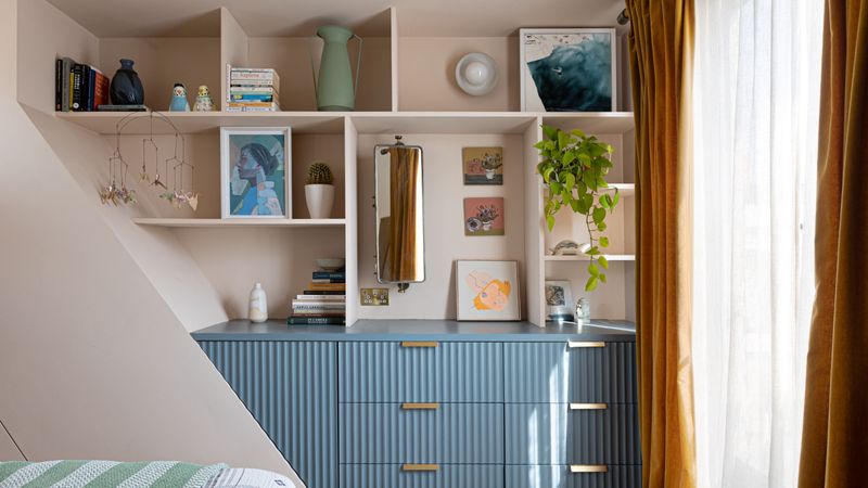 The 3D Rule: Designers’ Secret Trick For Making Small Spaces Feel Huge - Decor Hint Dimension One - Declutter