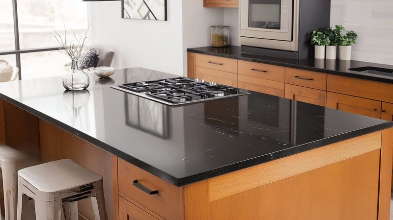 5 Home Features Alpharetta Buyers Are Starting To Avoid + 7 They Have Already Skipped - Decor Hint Dark Granite Countertops