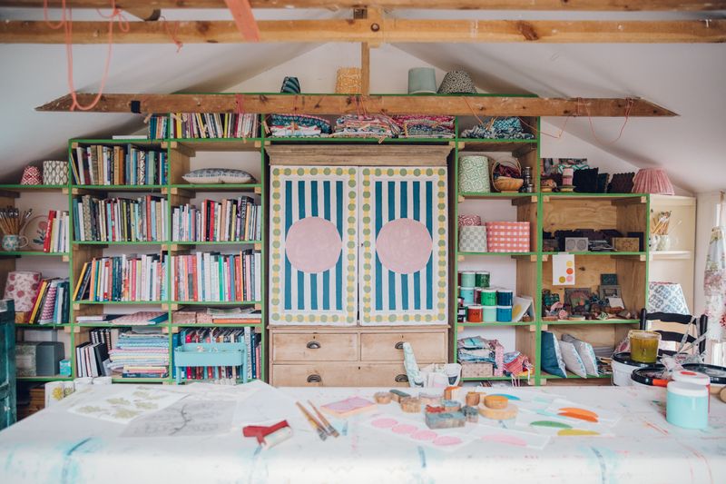 These 10 Old-School Boomer Home Ideas Are Cool Again And Everyone Wants Them - Decor Hint Dedicated Hobby Rooms