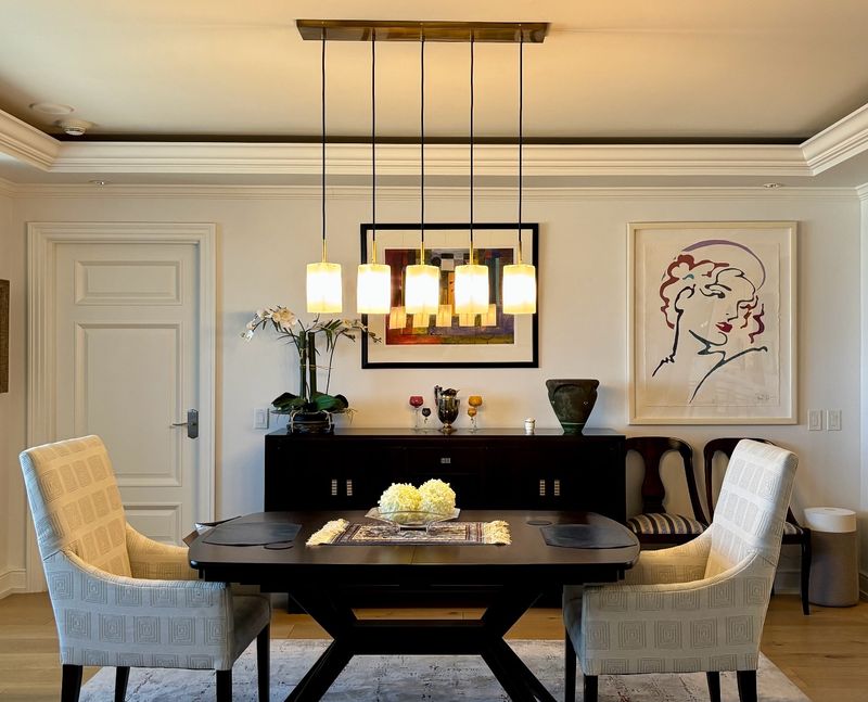22 Ways To Use Antiques In Your Home Without It Looking Like A Museum - Decor Hint Modernize With Lighting