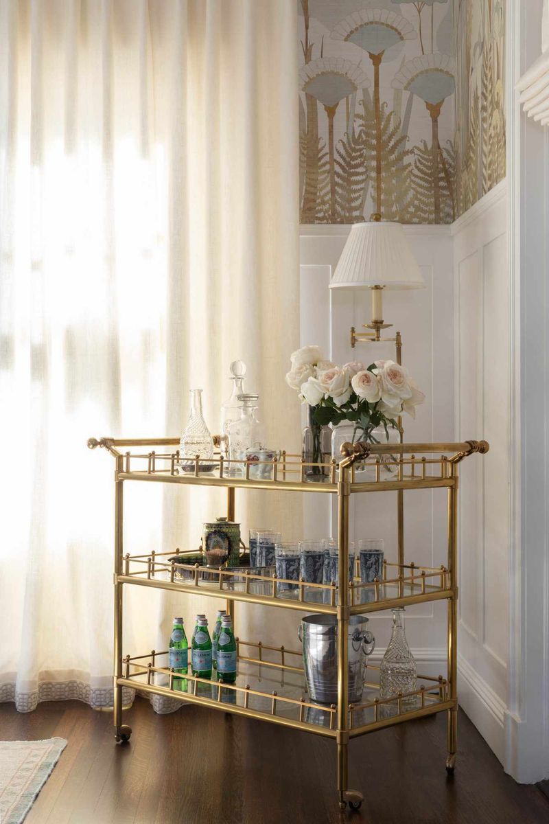 15 Once-Popular Vintage Home Decor Items Everyone’s Snatching Up At Thrift Stores Again - Decor Hint Retro Bar Carts