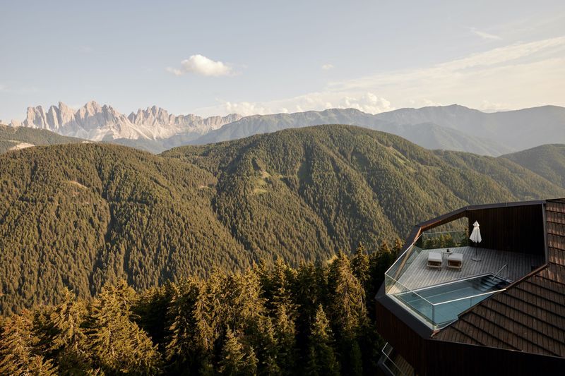 Hidden Mountain Cabin – Dolomites, Italy