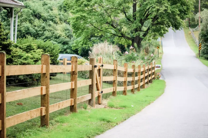 13 Home & Garden Ideas Inspired By The Heart Of Pennsylvania - Decor Hint Rustic Split-Rail Fencing