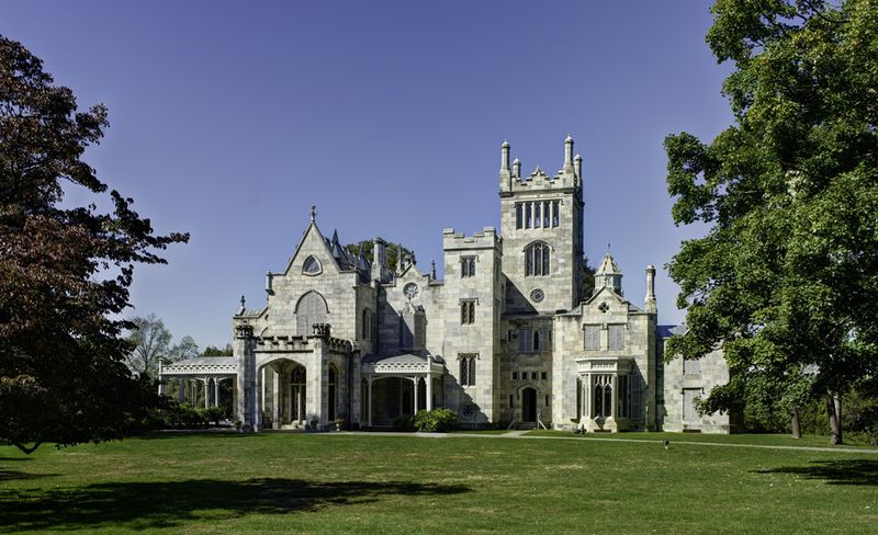 Explore 16 Historic Brick Mansions Constructed By America's Legendary Wealthy Families - Decor Hint Lyndhurst Mansion – Gould Family, Tarrytown, NY