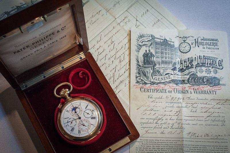 20 Types Of Antiques That Only Get More Valuable Over Time, According To Professionals - Decor Hint Antique Watches