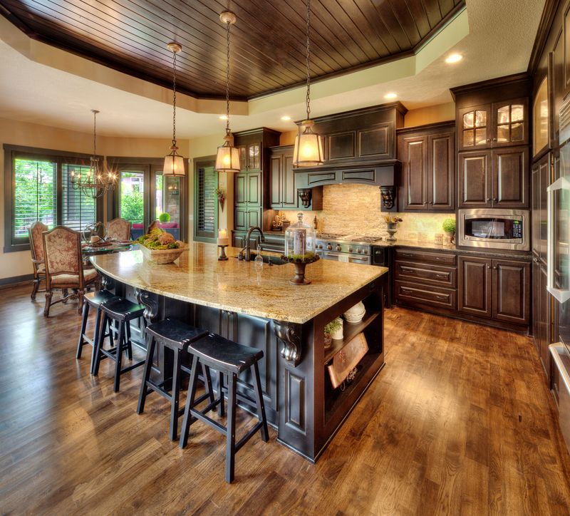 Oregon Experts Warn These 17 Residential Looks Are Fading Fast - Decor Hint Tuscan-Inspired Kitchens