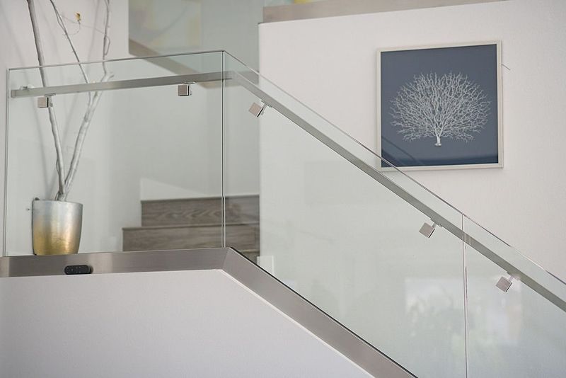 19 Unrealistic HGTV Projects That Would Never Work In Lubbock Homes - Decor Hint Glass Staircases And Railings