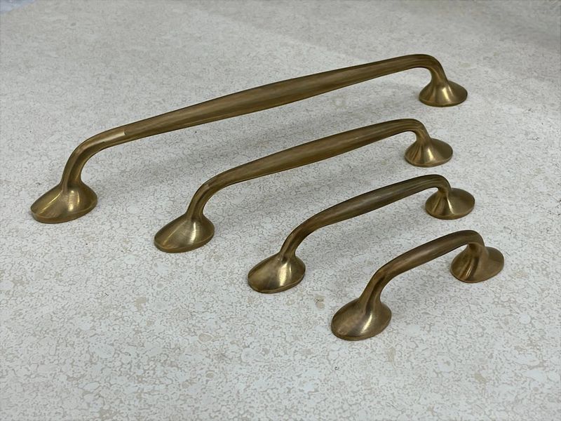 Inside The Timeless Elegance Of Connecticut Farmhouse Kitchens - Decor Hint Antique Brass or Bronze Hardware