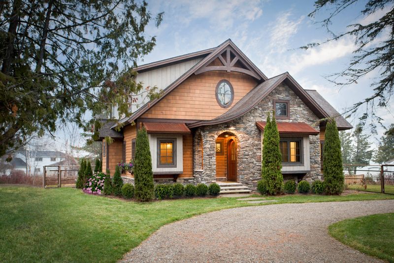 Smart Exterior Design Tips To Help Your Home Stand Out From The Rest - Decor Hint Add Texture With Mixed Materials