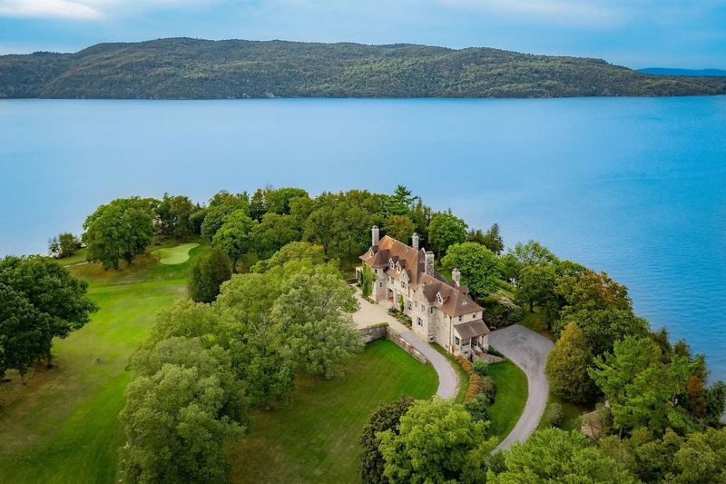 Tour The 1898 Colonial Stone Revival On 345 Acres In Vermont - Decor Hint Architectural Style And Materials