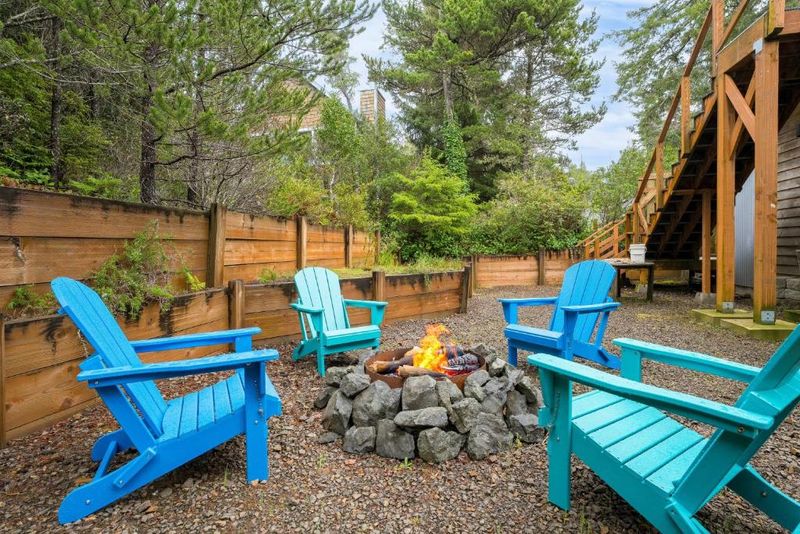 The Most Enchanting Outdoor Setups You'll See Around Oregon Streets - Decor Hint Fire Pits Surrounded by Adirondack Chairs