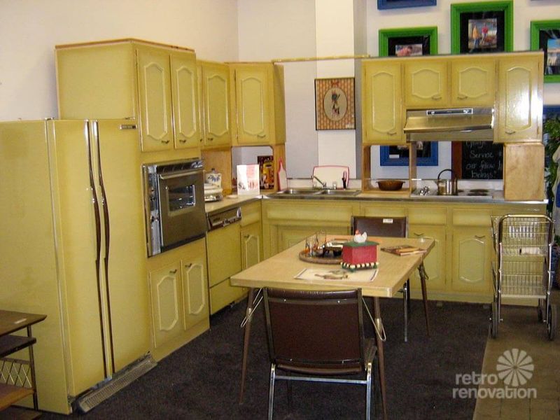 17 Kitchen Colours That Are Officially Out Of Style In 2025 (Plus 5 That Have Been Out For A While) - Decor Hint Harvest Gold