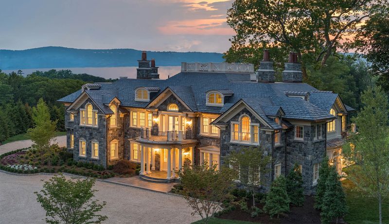 Think You Know Where The Most Expensive US Mansions Are Guess Again - Decor Hint Historic Riverfront Villas