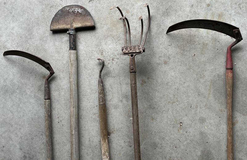 Texas Antique Market Forecast: 9 Items That'll Soar In 2025 (And 9 That Won't) - Decor Hint Vintage Ranch Tools And Equipment