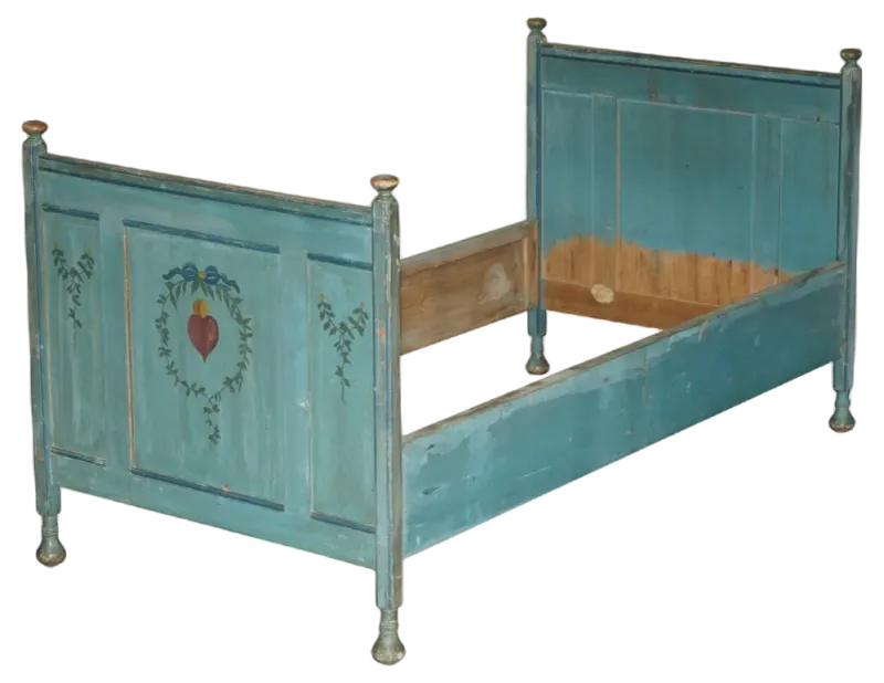 22 French Country Decor Ideas For Every Room - Decor Hint Distressed Painted Furniture