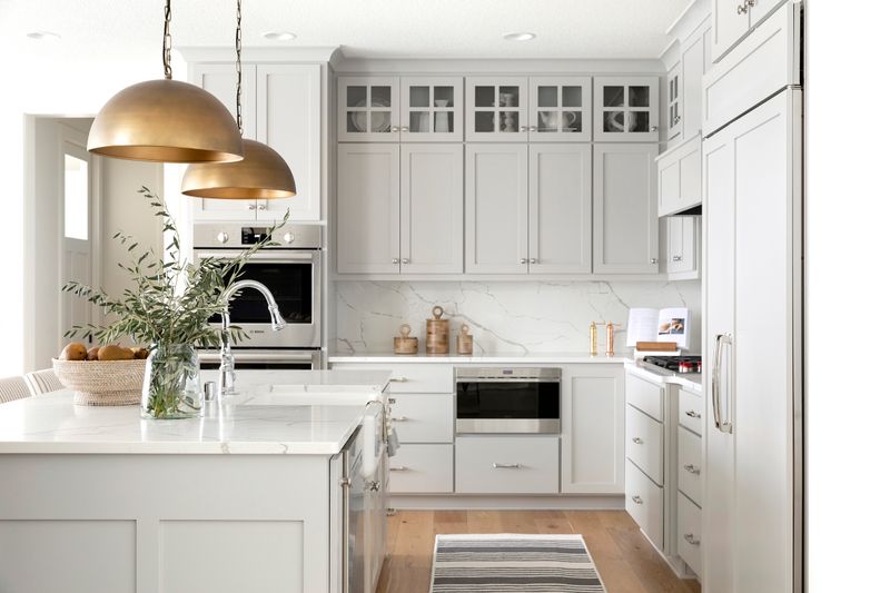 Farmhouse Style Is Over, Discover The Kitchen Looks Leading 2026 - Decor Hint Mixed Metal Accents